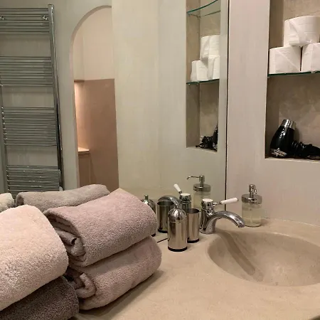 Apartment Louvre Paris
